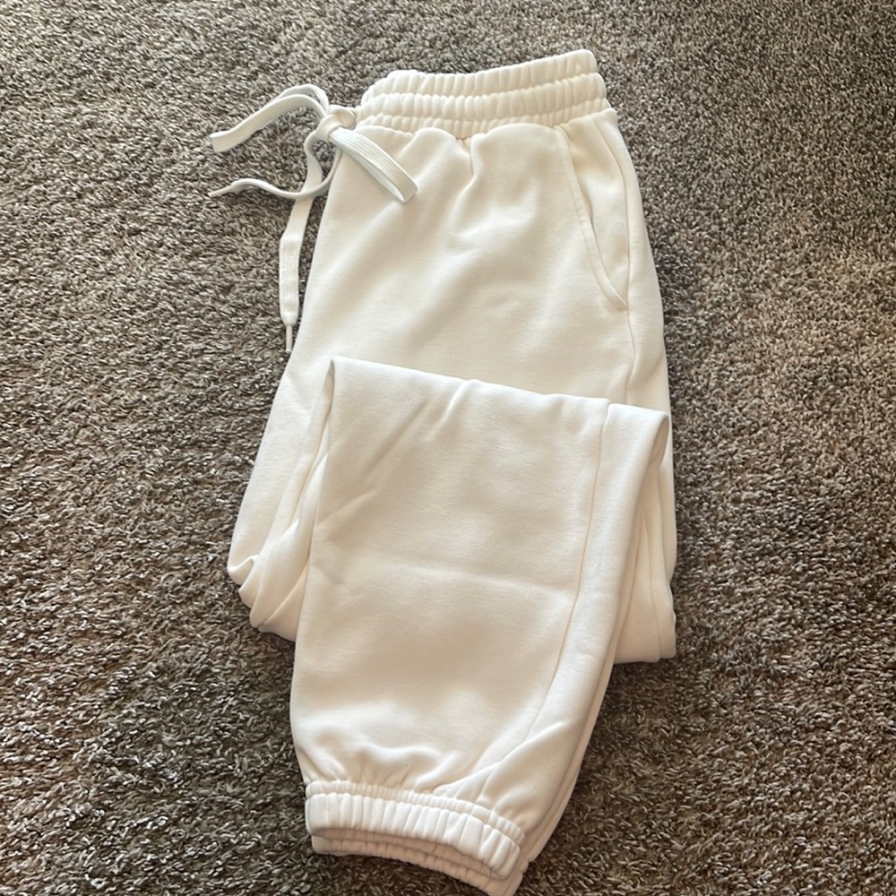 Super soft cream fabletics sweatpants
